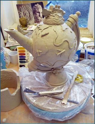 Malcolm Law Ceramics
Globe Teapot
Stoneware, T Materia
Malcolm Law